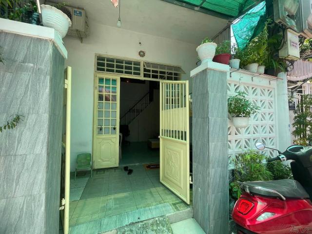 Nhà mặt phố bán