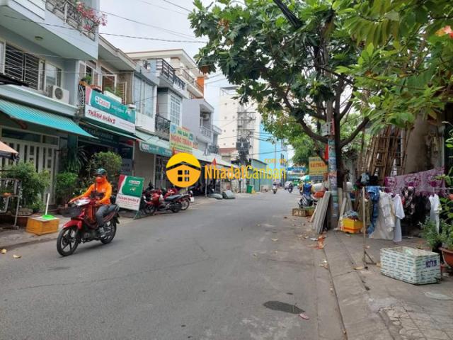 Nhà mặt phố bán