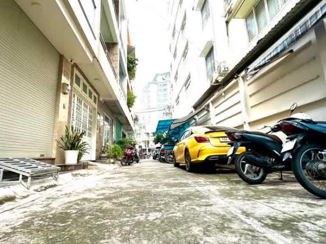 Nhà bán tại Khuôn viên UBND Thành phố Hồ Chí Minh, Thành phố Hồ Chí Minh