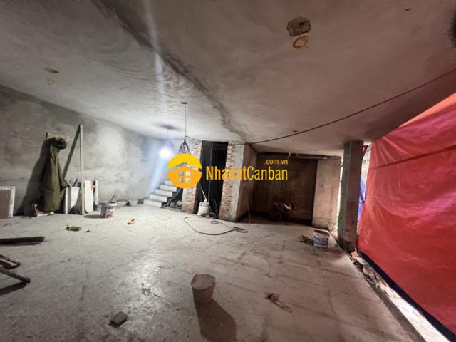 Nhà mặt phố bán