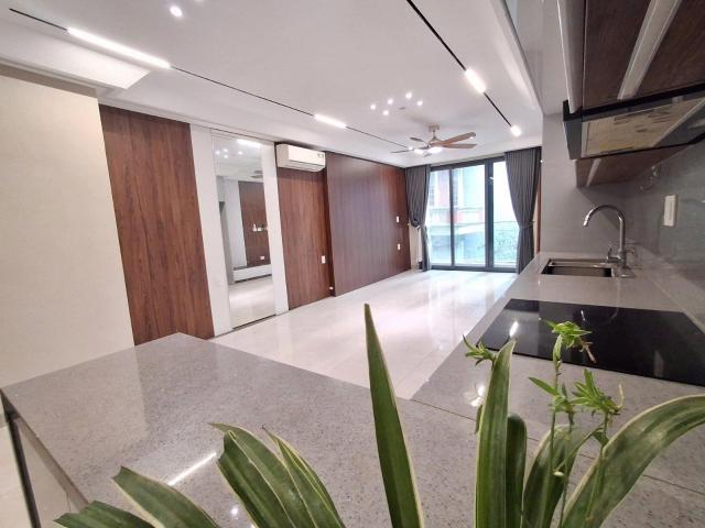 Nhà mặt phố bán