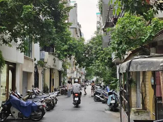 Nhà mặt phố bán tại Hoàn Kiếm, Hà Nội