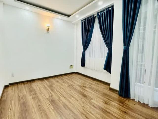 Nhà bán tại Khuôn viên UBND Thành phố Hồ Chí Minh, Thành phố Hồ Chí Minh