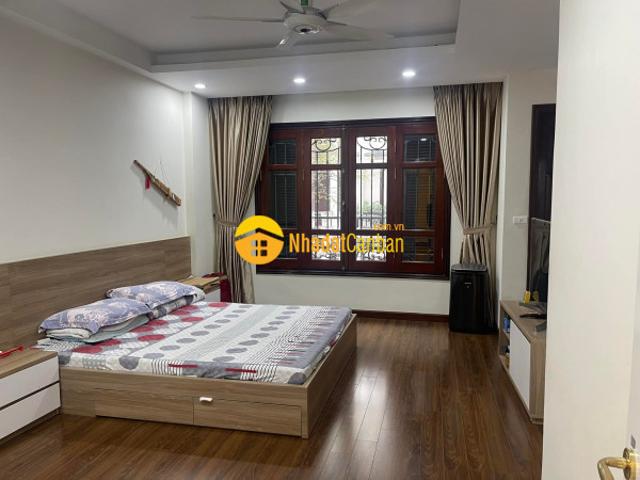 Nhà mặt phố bán