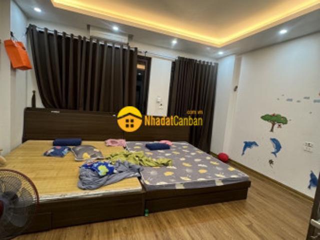 Nhà mặt phố bán