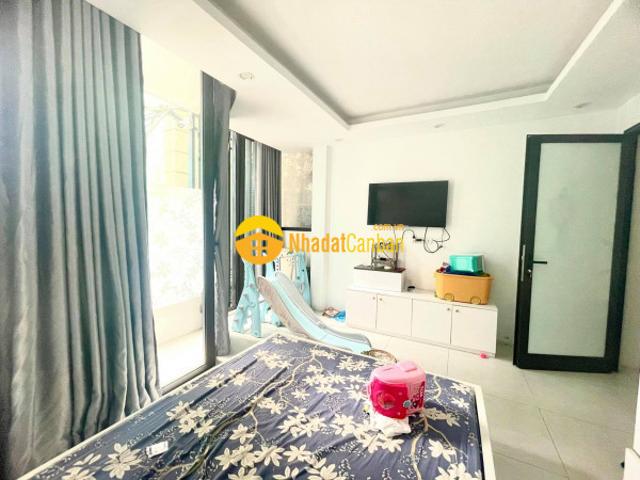 Nhà mặt phố bán