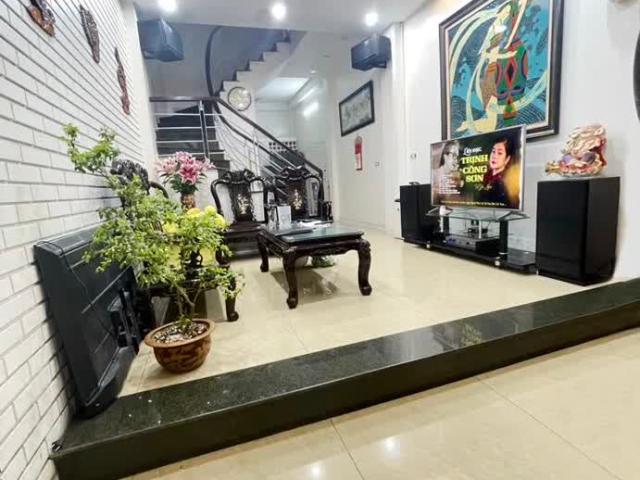 Nhà bán tại Hoàn Kiếm, Hà Nội