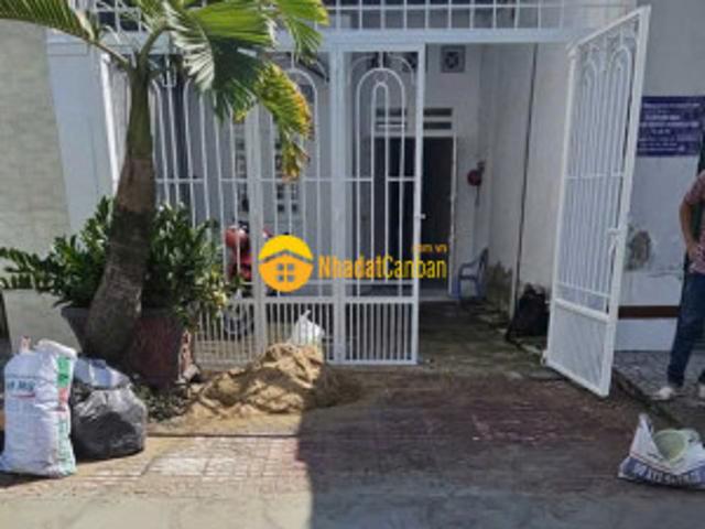 Nhà mặt phố bán