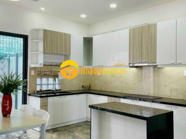 Nhà mặt phố bán