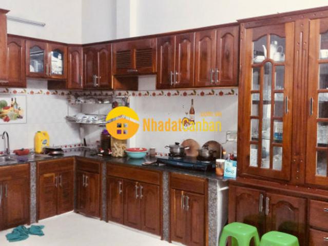Nhà mặt phố bán