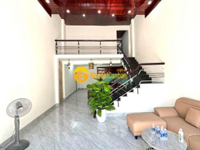 Nhà mặt phố bán