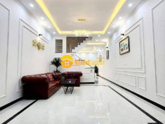 Nhà mặt phố bán