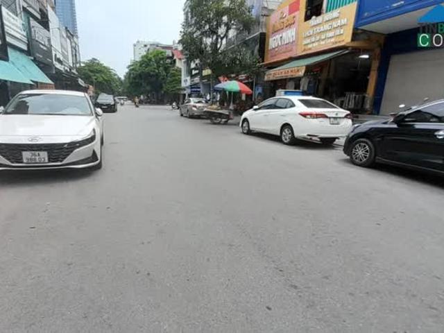 Nhà mặt phố bán