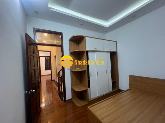 Nhà mặt phố bán