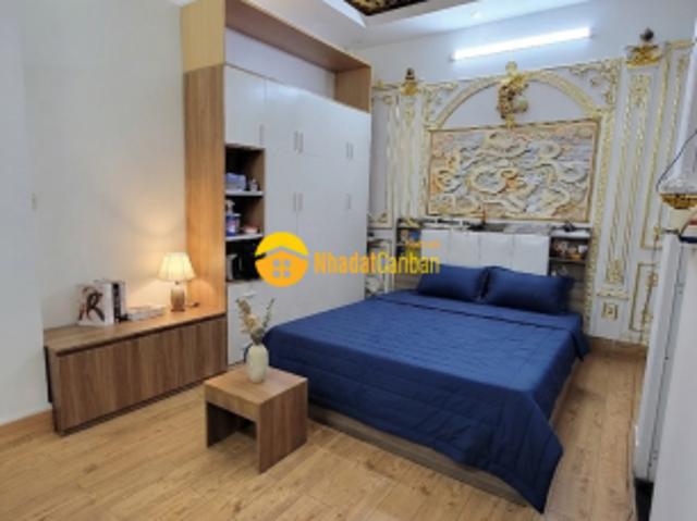Nhà mặt phố bán