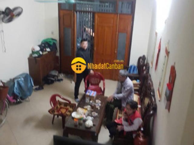 Nhà mặt phố bán