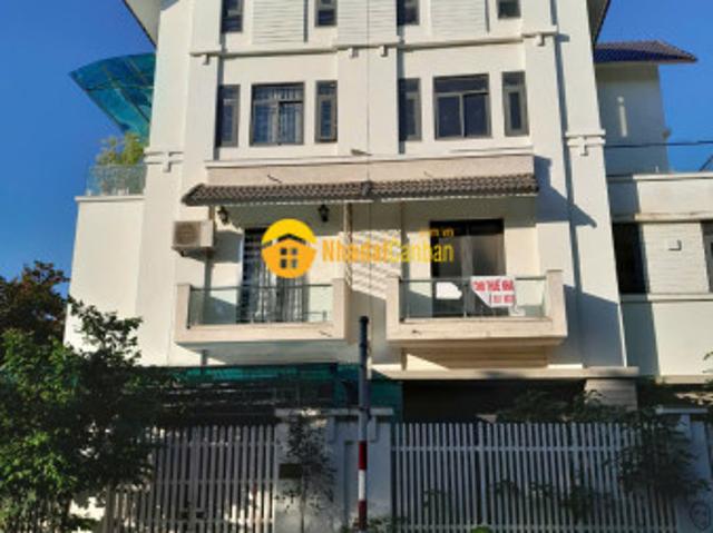 Nhà mặt phố bán