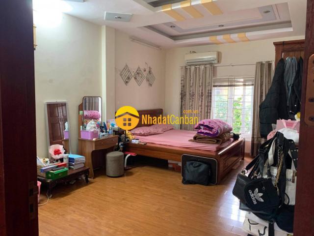 Nhà mặt phố bán