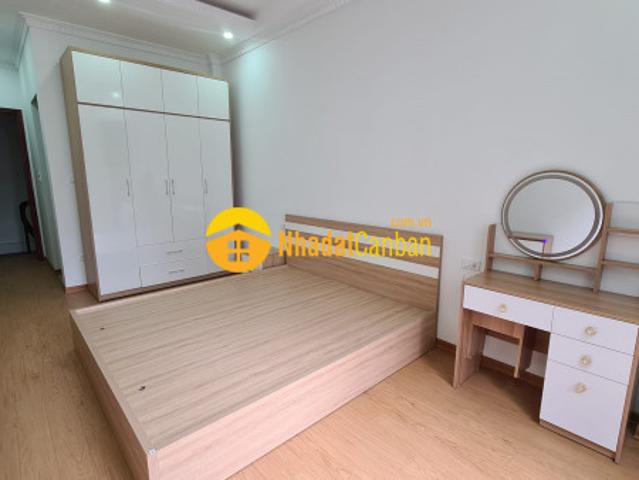 Nhà mặt phố bán