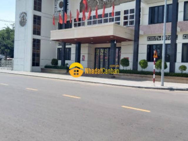 Nhà mặt phố bán