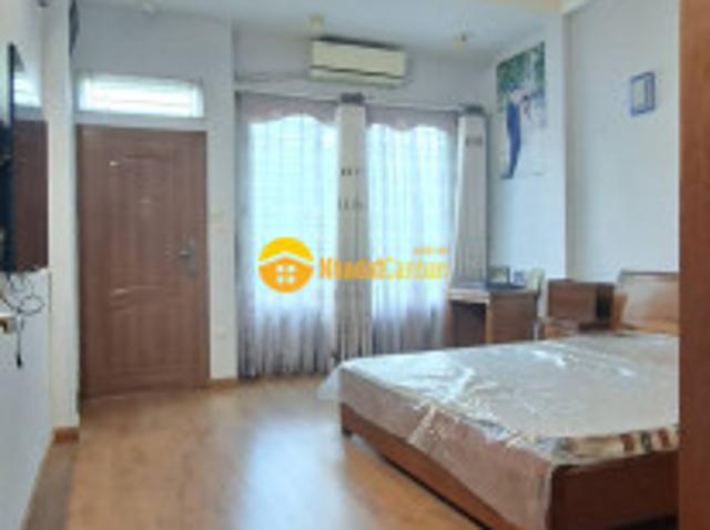 Nhà mặt phố bán