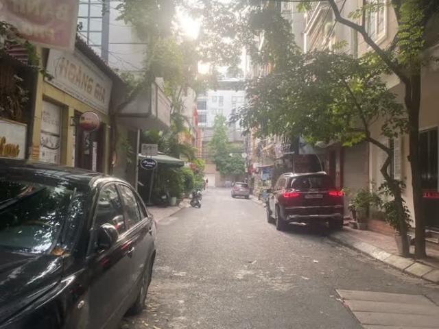 Nhà bán tại Hoàn Kiếm, Hà Nội