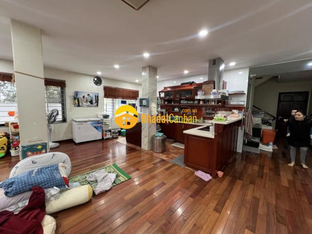 Nhà mặt phố bán