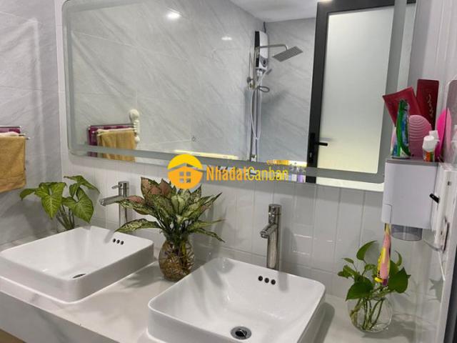 Nhà mặt phố bán