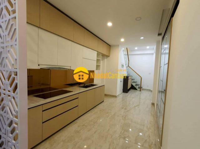 Nhà mặt phố bán