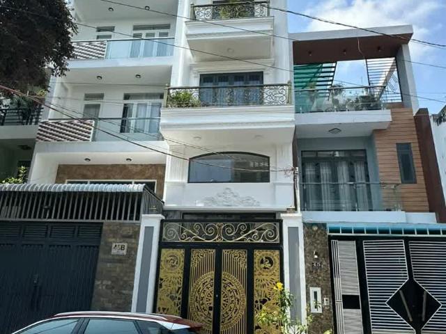 Nhà mặt phố bán tại Khuôn viên UBND Thành phố Hồ Chí Minh, Thành phố Hồ Chí Minh