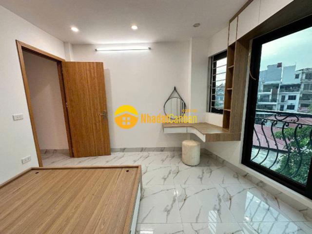 Nhà mặt phố bán