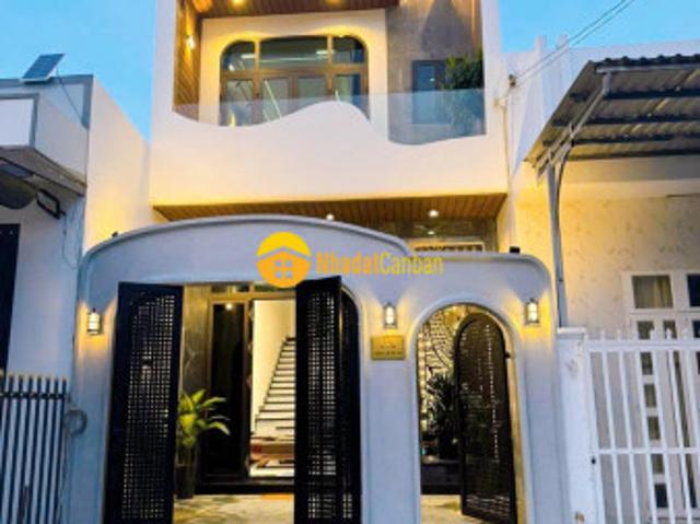 Nhà mặt phố bán