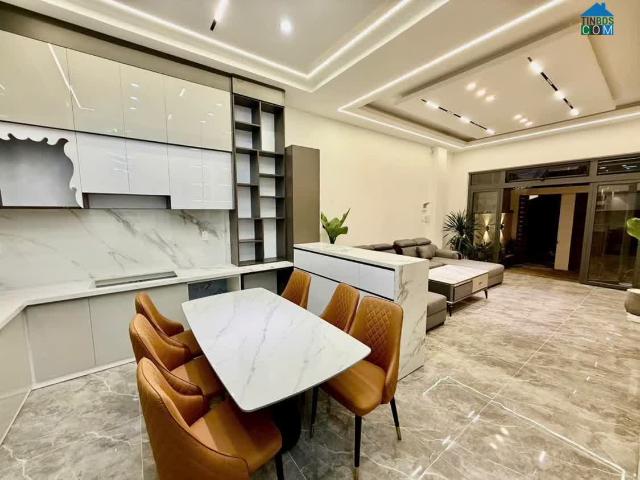 Nhà mặt phố bán