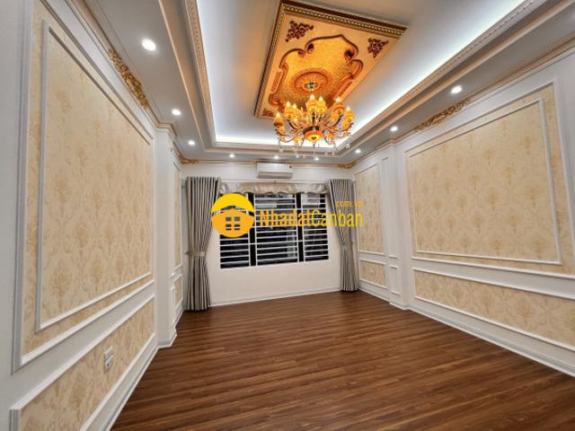 Nhà mặt phố bán
