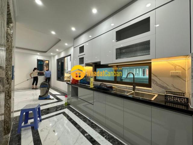 Nhà mặt phố bán