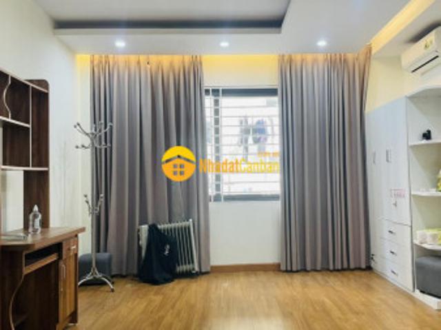 Nhà mặt phố bán