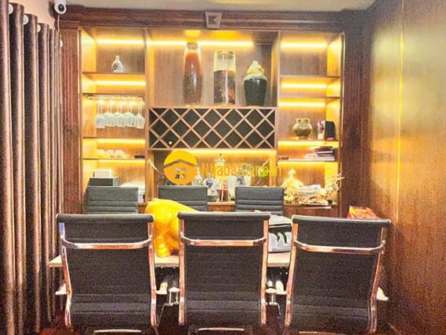 Nhà mặt phố bán