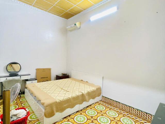Nhà mặt phố bán