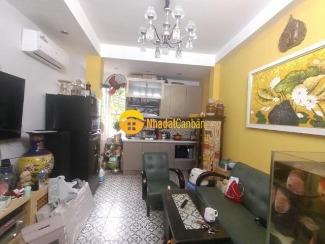 Nhà mặt phố bán