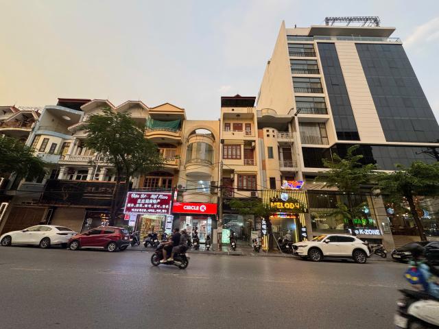 Nhà mặt phố bán