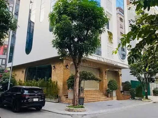 Nhà mặt phố bán tại Hoàn Kiếm, Hà Nội