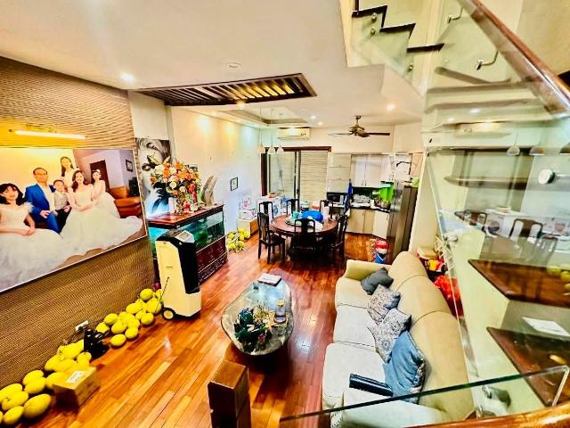 Nhà mặt phố bán