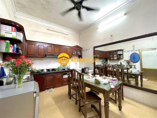 Nhà mặt phố bán