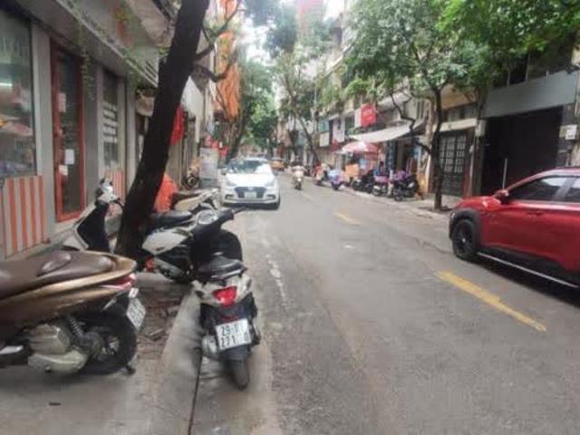 Nhà mặt phố bán tại Hoàn Kiếm, Hà Nội