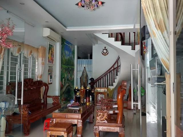 Nhà mặt phố bán