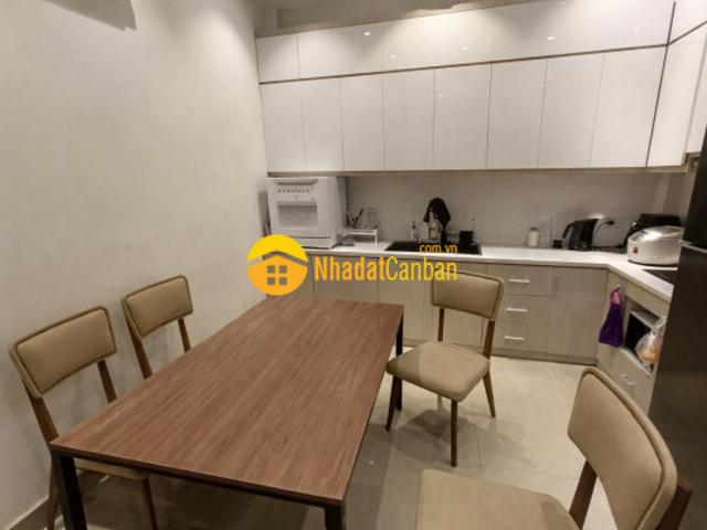 Nhà mặt phố bán