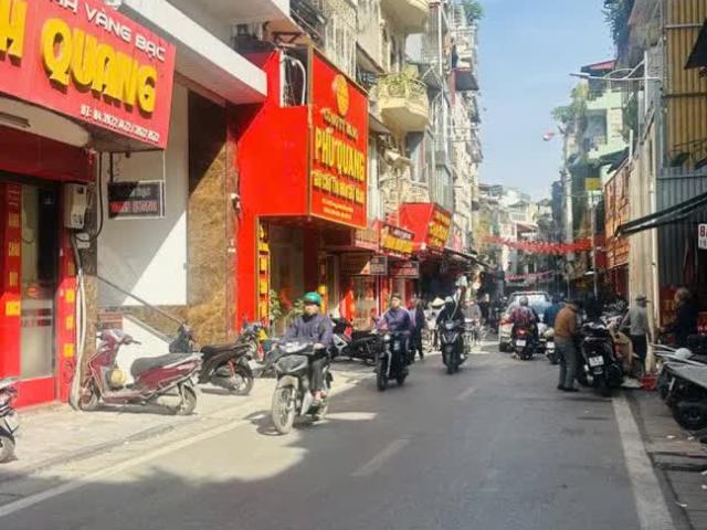 Nhà mặt phố bán tại Hoàn Kiếm, Hà Nội
