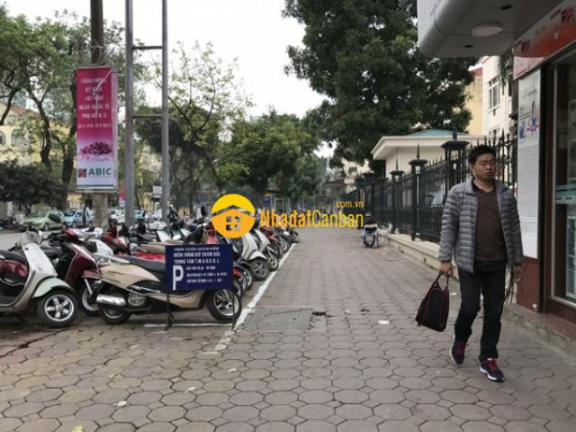 Nhà mặt phố bán