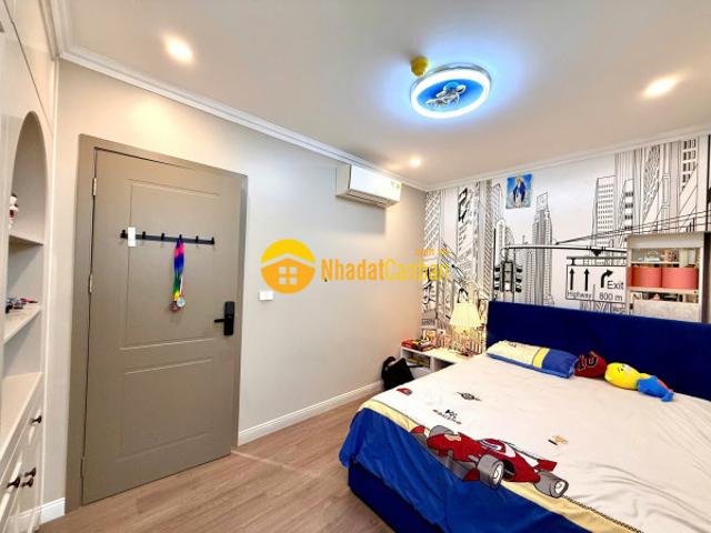 Nhà mặt phố bán