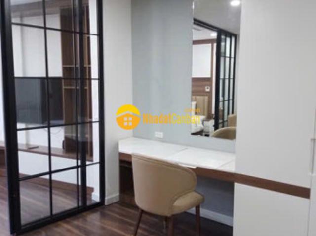 Nhà mặt phố bán